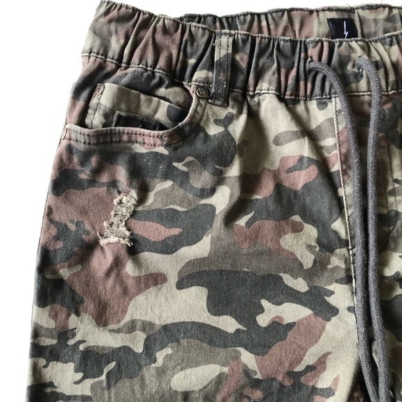 Men's Camouflage Jogger Pants - Picture 5 of 13